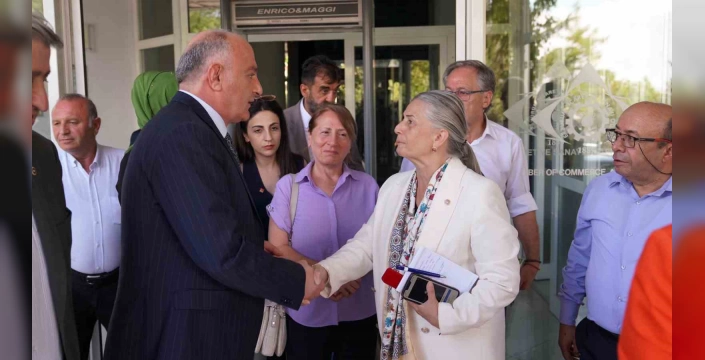 Erzurum'da önemli ziyaret: Milletvekilleri ETSO Başkanı Özakalın'ı ziyaret etti