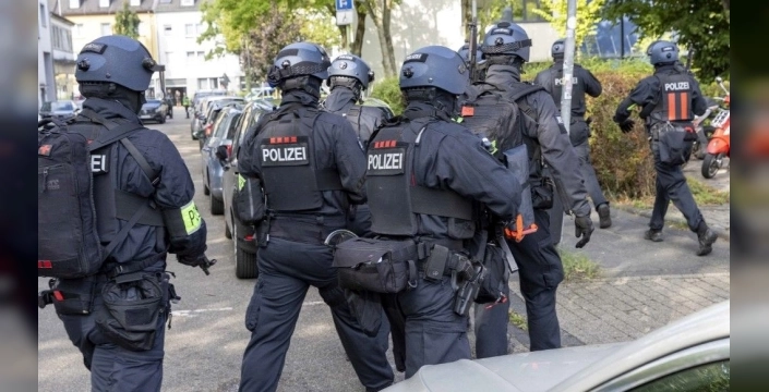 Essen'de öğretmen bıçaklandı: Saldırgan polis tarafından gözaltına alındı