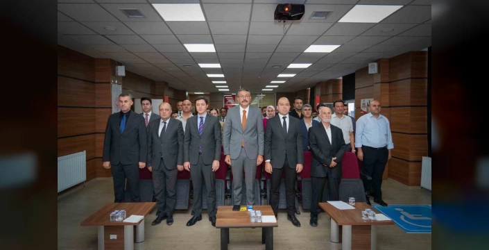 Hakkâri’de Yaşlılık Çalıştayı: Vali Çelik, yaşlılara sahip çıkmanın önemini vurguladı