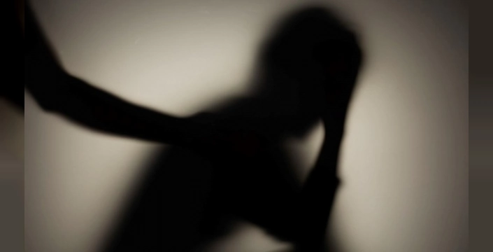 Hindistan'da eşini diri diri yakan adam idama mahkum edildi