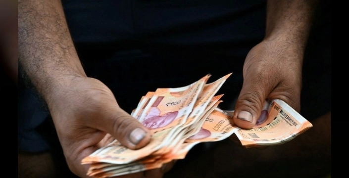 Hint rupisi, ABD vergileri nedeniyle dolar karşısında değer kaybediyor