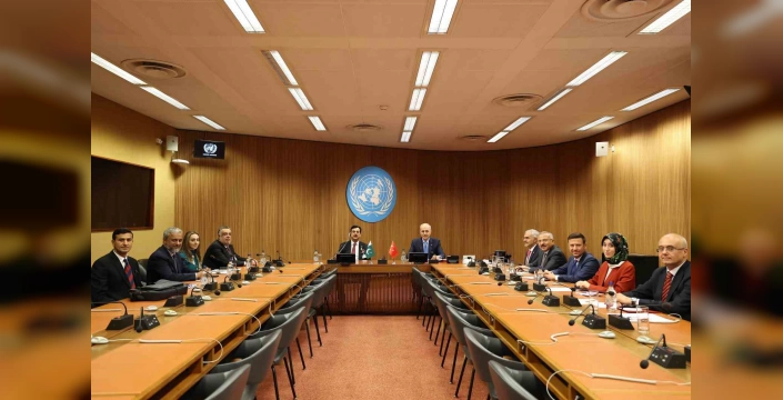 Kurtulmuş, Gilani ile görüştü: Türkiye-Pakistan ilişkileri yeni bir döneme girdi