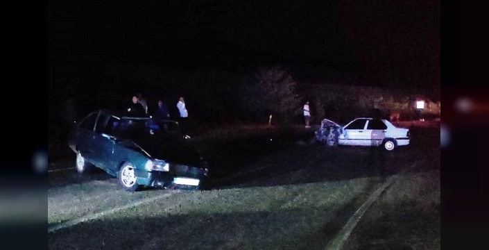 Manisa'da trafik kazası: İki sürücü yaralandı