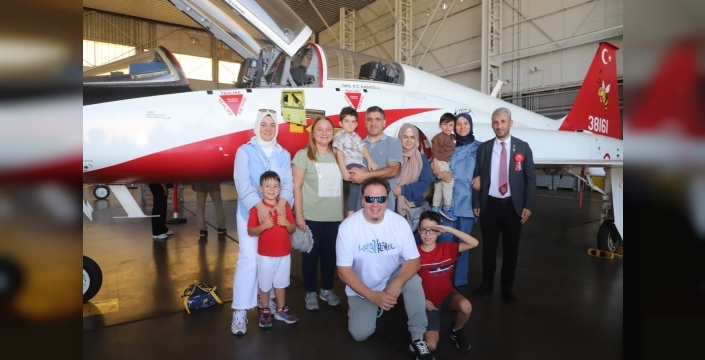 Manisalı şehit aileleri ve gaziler, Çiğli 2. Hava Ana Jet Üssü'nü ziyaret etti