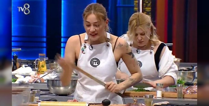 MasterChef'te Dramatik Anlar: Fatma Gözyaşlarına Boğuldu, Tayfun Önlüğünü Yanlış Bağladı