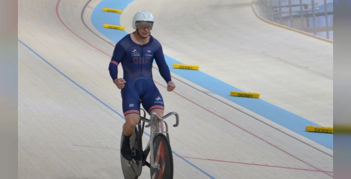 Matt Richardson dünya rekoru kırdı: 200 metre sprinti 8.941 saniyede tamamladı