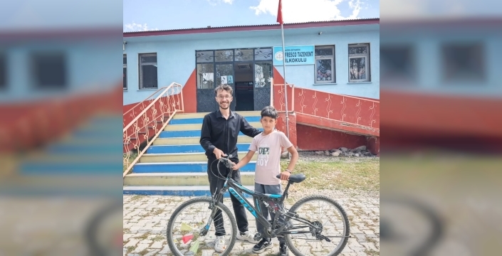 Mithat Polat, örnek davranışlarıyla bisiklet kazandı