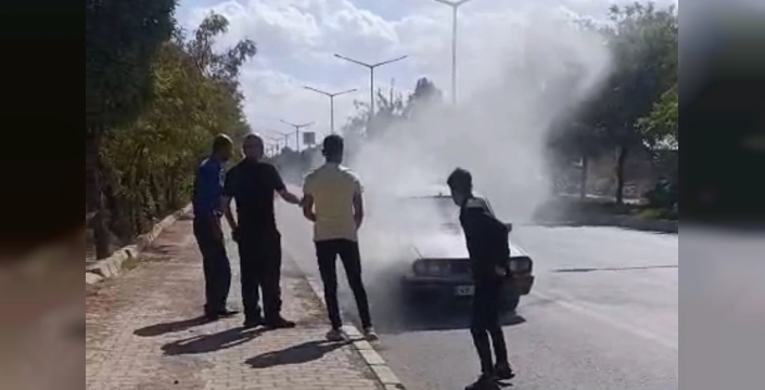 Muş'ta seyir halindeki otomobilde yangın