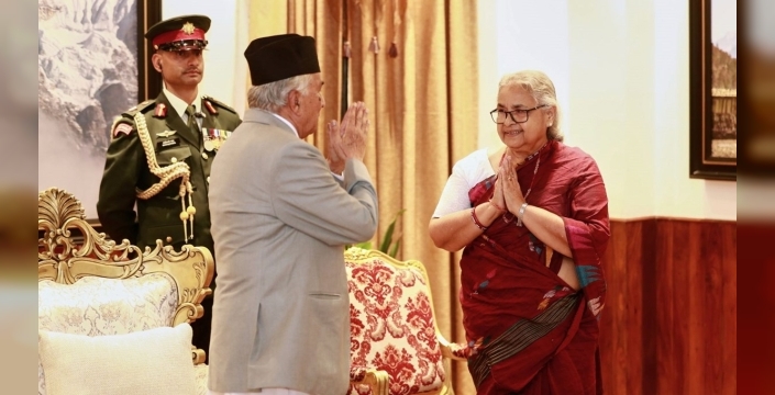 Nepal'de protestolar sona erdi: İlk kadın başbakan göreve başladı