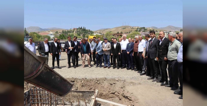 Oltu'da yeni kapalı halk pazarının temeli atıldı