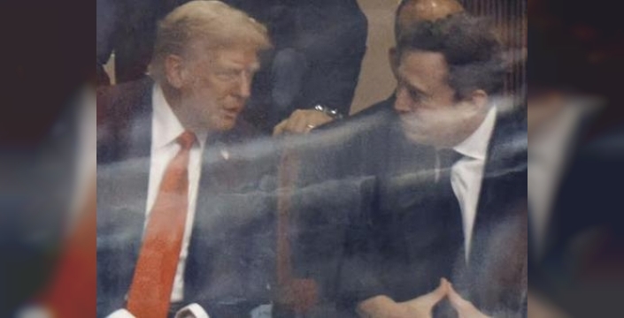 On binlerce kişi Charlie Kirk anma törenindeydi: Trump, Kirk'ü 'Amerika ve özgürlük şehiti' ilan etti