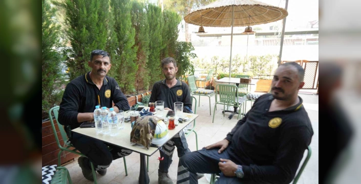 Osmaneli'de Kahraman Tostçu: 2500 Tostla Yangınla Mücadeleye Destek