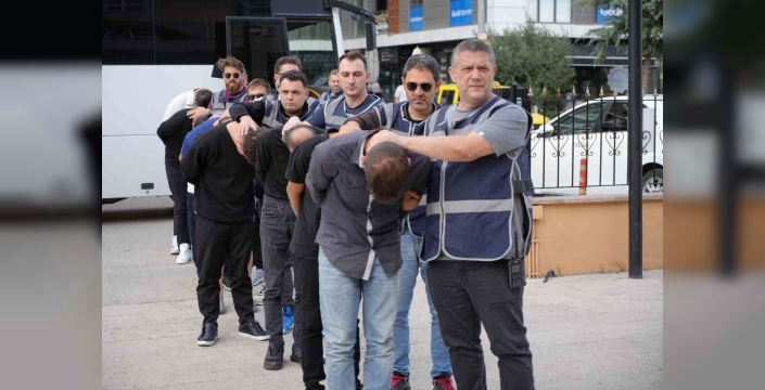 Şehit ailesini 846 bin lira dolandıran 11 şüpheli adliyeye sevk edildi