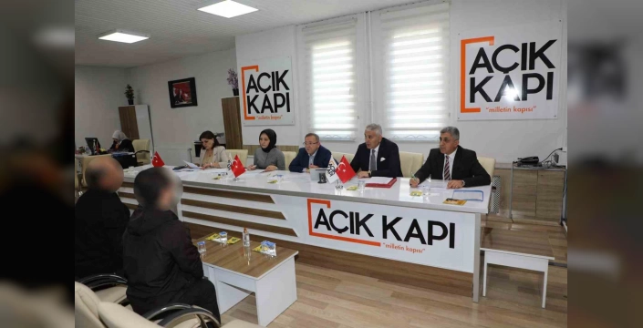 Vali Polat, Halk Günü Toplantılarında Vatandaşları Dinledi