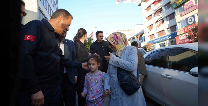 Yerlikaya Erzurum'da: Esnafı ziyaret etti, vatandaşlarla buluştu