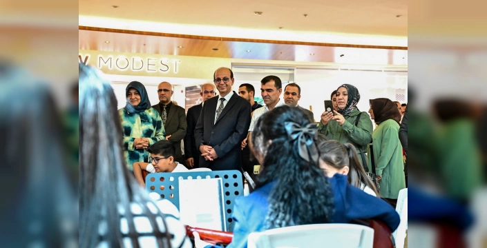 Yeşilyurt Belediyesi'nin kadın kursiyerleri el emeği ürünlerini sergiledi